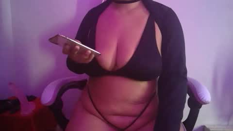 vibe_xxxo online show from March 27, 7:03 pm