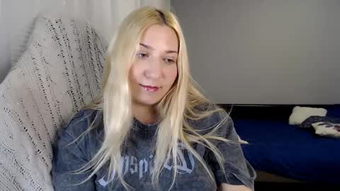 Amelia online show from October 20, 7:17 pm