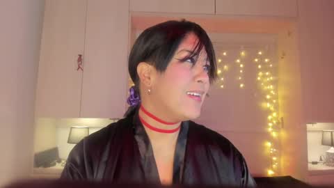 V I C K Y online show from April 8, 8:00 pm