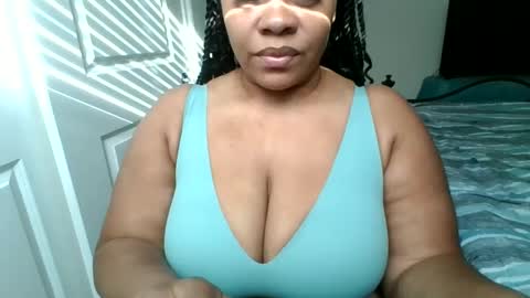 Snapshot of vickycake chatting on December 16, 6:38 pm Vicky Cake online show from December 16, 6:38 pm