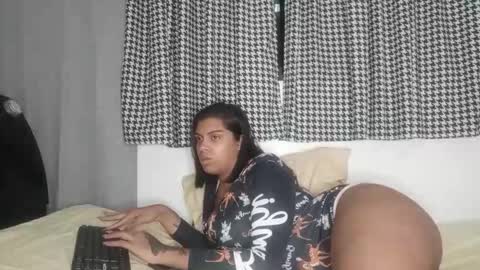 vickyhm22 online show from November 27, 4:37 am