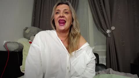 victoria50 online show from January 21, 11:55 pm