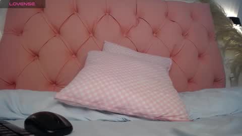 victoria online show from December 20, 8:40 am