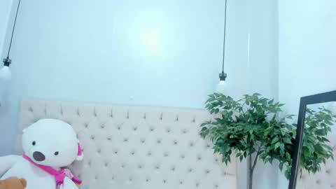 Victoria online show from February 2, 7:13 pm