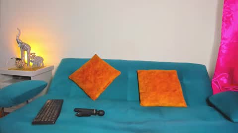 Victoria  online show from January 5, 5:27 pm