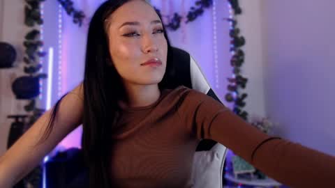 Victoria  online show from April 1, 11:46 pm