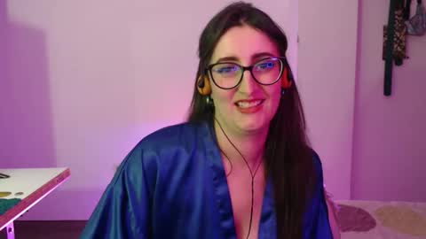 Victoria online show from December 5, 8:32 pm