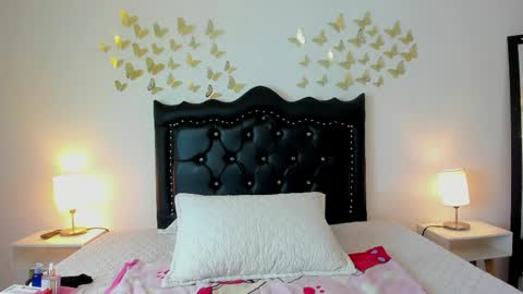 victoriacg online show from April 18, 7:58 pm