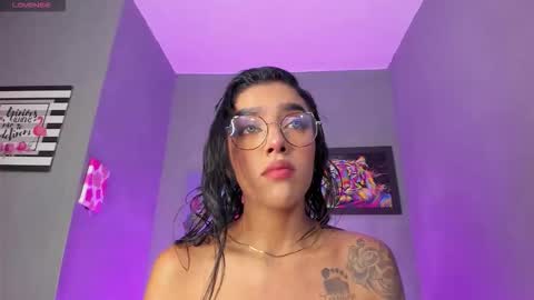 victoriameller online show from November 28, 10:57 pm