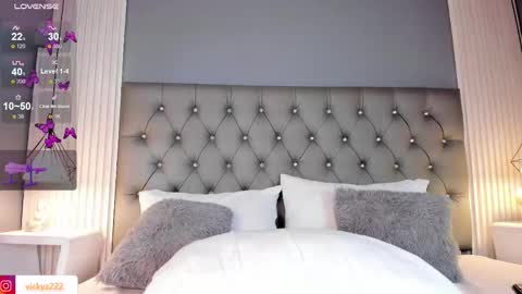 hi Im daniela  I will be online again in 15 hours after each transmission 3 online show from October 6, 11:31 pm