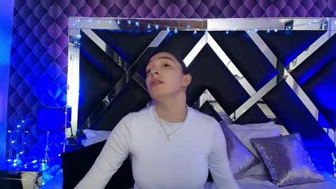 victtoria lee online show from February 2, 7:02 pm