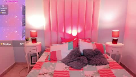 Snapshot of viiooleet chatting on February 5, 2:59 pm Violet online show from February 5, 2:59 pm