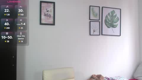 Viki Mom  online show from January 25, 4:42 pm