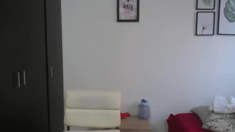 Viki Mom  online show from January 13, 3:58 pm