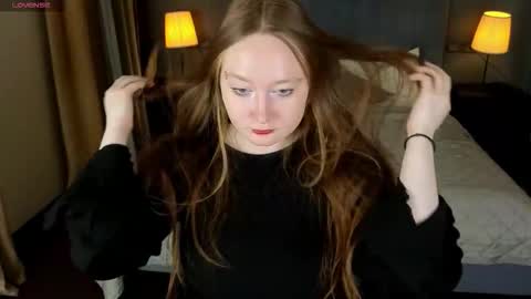 Vikki online show from November 30, 12:53 pm