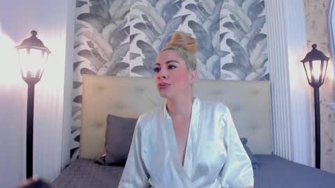 Snapshot of viktoria_davis_ chatting on January 3, 3:22 pm Viktoria online show from January 3, 3:22 pm