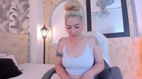 Snapshot of viktoria_davis_ chatting on January 10, 5:24 pm Viktoria online show from January 10, 5:24 pm