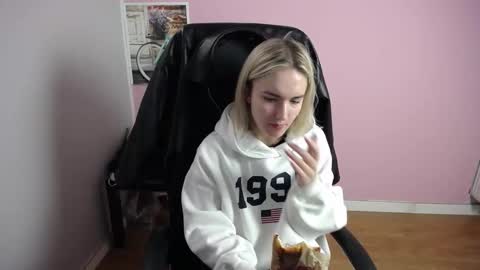 viktoria_lovely online show from March 17, 7:34 am