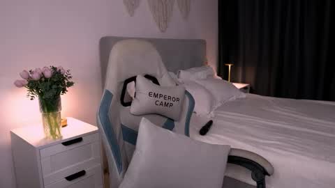 Villanelle online show from March 25, 4:21 pm