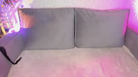 violet____h online show from April 18, 6:54 pm