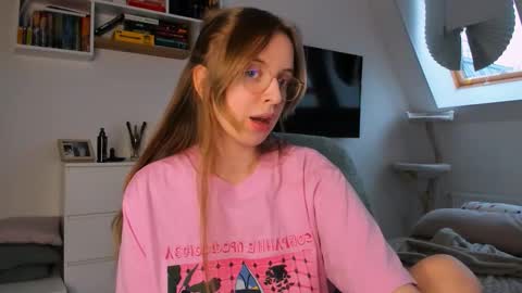 Violet online show from December 2, 11:34 am