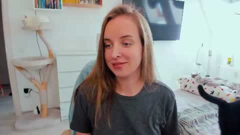 Violet online show from June 22, 2:14 pm