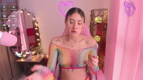 Snapshot of violet_ch chatting on January 27, 4:43 pm violet online show from January 27, 4:43 pm