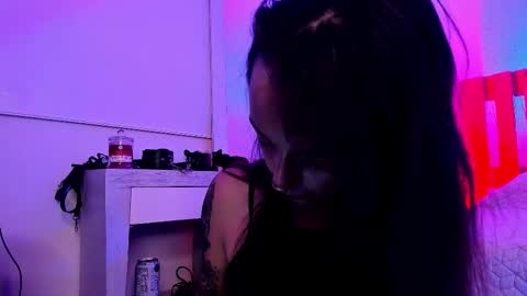 Snapshot of violet_jonesss chatting on October 12, 3:36 pm Violet Jones online show from October 12, 3:36 pm
