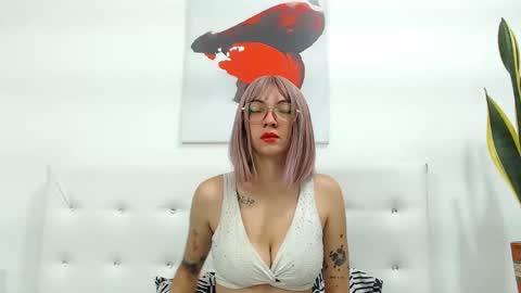 violet online show from February 21, 3:10 pm