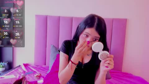 violet online show from March 3, 1:06 pm