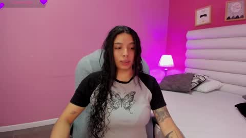 violet_sinclair online show from April 10, 11:38 am
