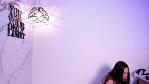 violet_storm_ online show from November 25, 12:13 am