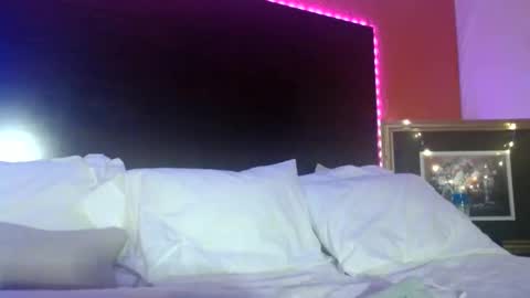 violet_winter97 online show from February 1, 6:01 am