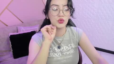 Snapshot of violeta_diazz chatting on October 3, 9:53 pm online show from October 3, 9:53 pm