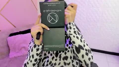     online show from November 6, 9:10 pm