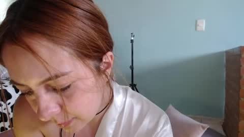 Violeta Peter online show from April 12, 9:39 pm