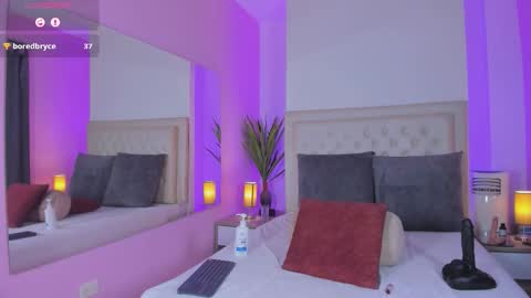 Sofi online show from February 20, 10:54 pm