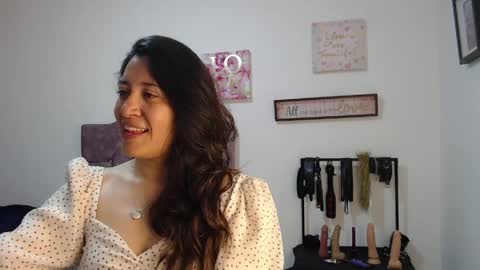 violeta_scott_ online show from June 3, 2:29 pm