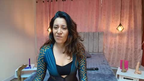 VIOLETA online show from November 25, 2:08 pm