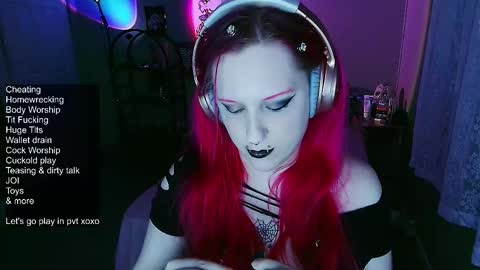 Snapshot of violetoctober chatting on September 26, 8:23 am Violet October online show from September 26, 8:23 am