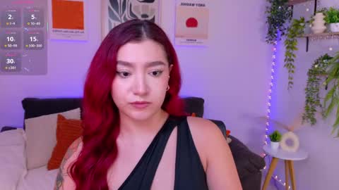 Violett Castel online show from May 12, 8:04 pm
