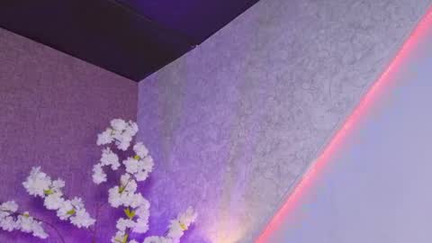 violettcollins online show from April 15, 11:16 pm