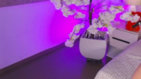 violettcollins online show from April 13, 10:43 pm