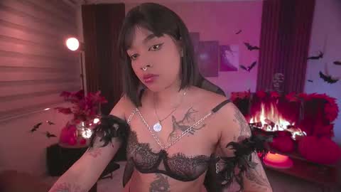 Snapshot of violette_clerk1 chatting on October 20, 6:11 pm JULIE UWU online show from October 20, 6:11 pm