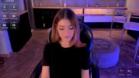 Snapshot of violetthansson chatting on December 20, 10:43 pm Violett online show from December 20, 10:43 pm