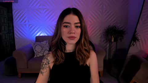Snapshot of violetthansson chatting on January 4, 10:02 pm Violett online show from January 4, 10:02 pm