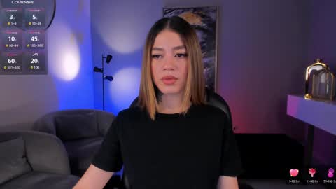 Snapshot of violetthansson chatting on February 2, 5:37 pm Violett online show from February 2, 5:37 pm