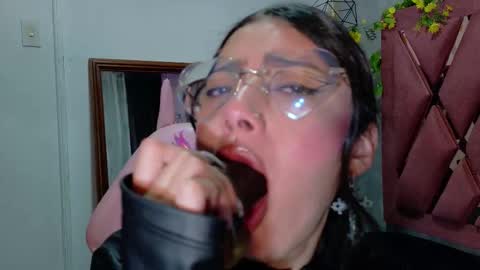 Violetta online show from December 18, 11:53 pm