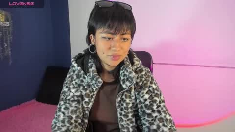 viperlix_ online show from December 15, 11:43 pm