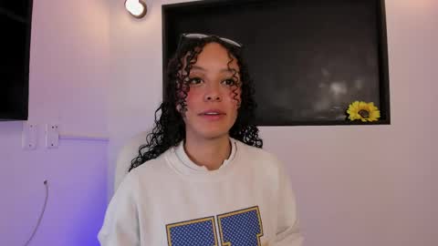 Vivi online show from April 16, 3:29 am